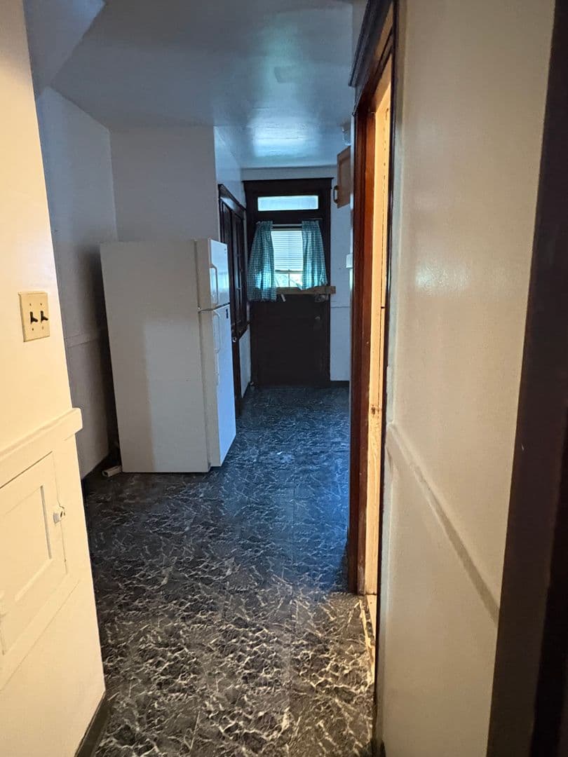 Saint Louis Apartment: 5105-07 S Broadway Street