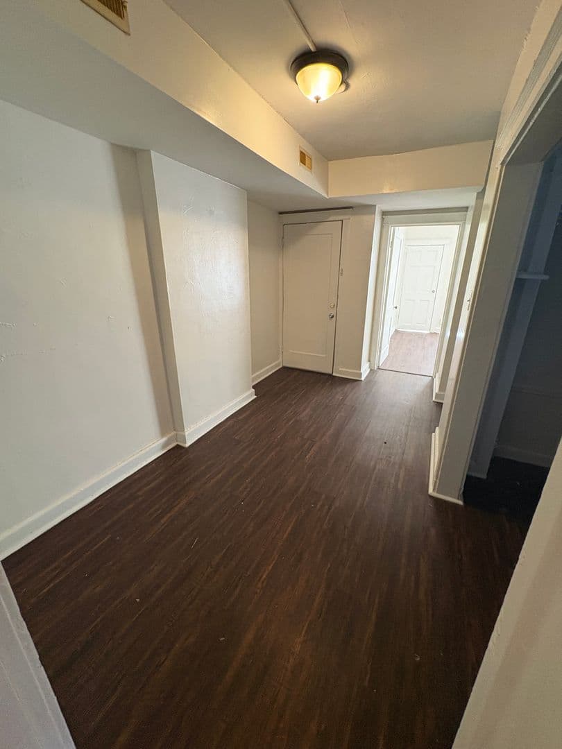 St. Louis Apartment: 3702 S. Broadway