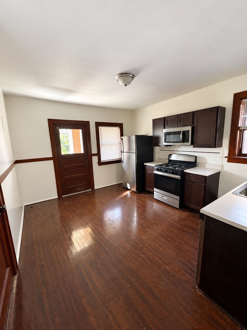 St Louis Apartment: 6040-42 Southwest Ave