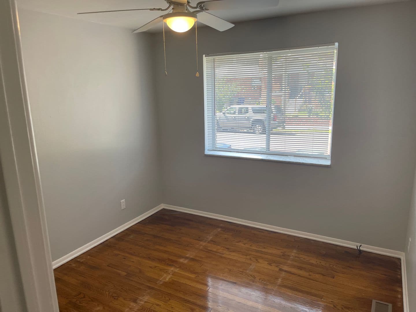 St. Louis Apartment: 4754 Virginia Ave