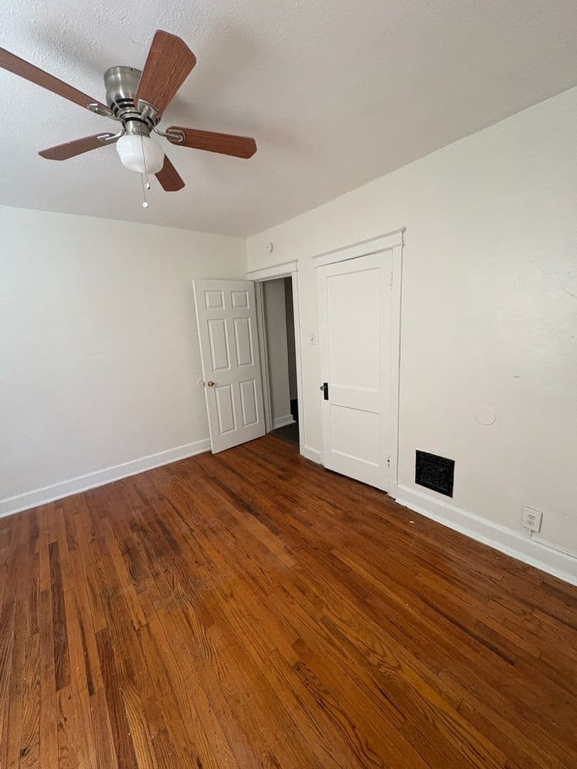 St. Louis Apartment: 3702 S. Broadway
