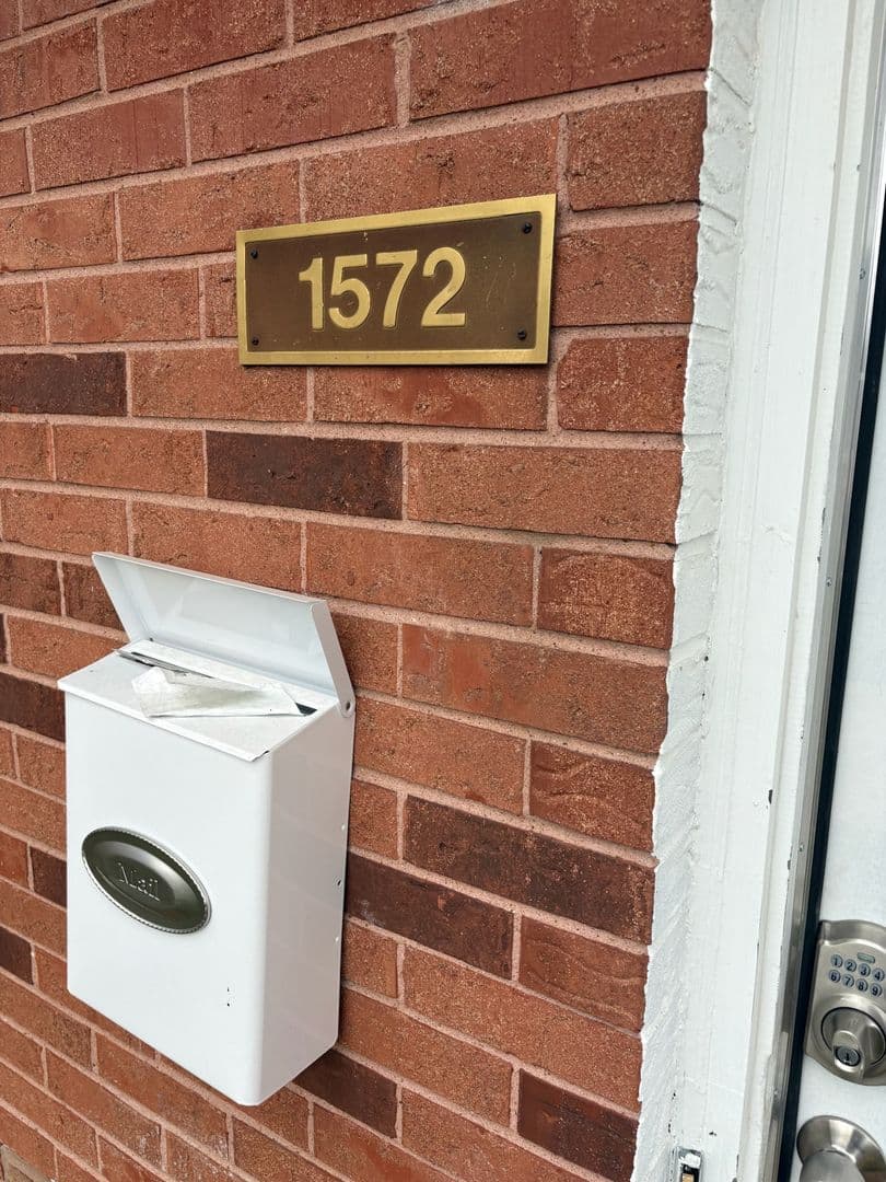 Spanish Lake Apartment: 1510 - 1574 Leonaire Ct