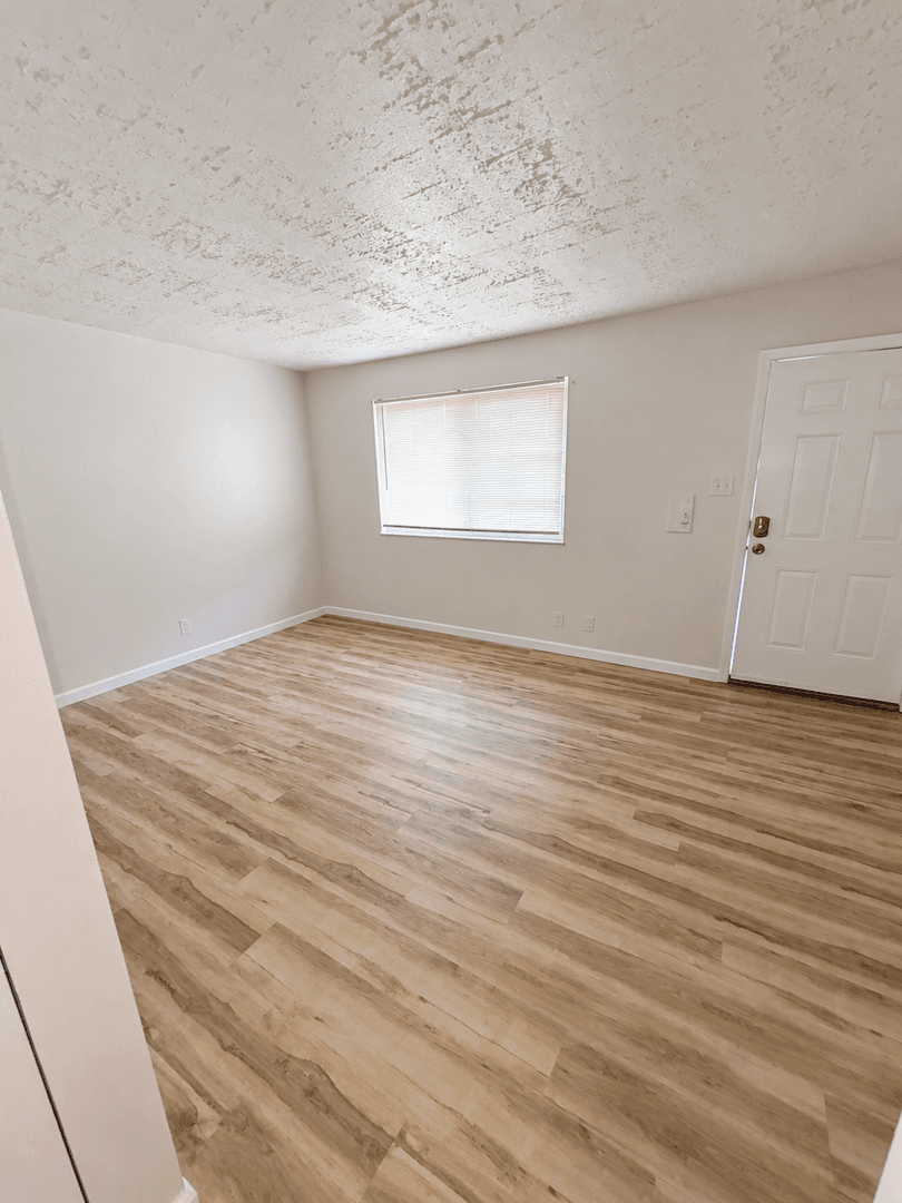 Spanish Lake Apartment: 1510 - 1574 Leonaire Ct
