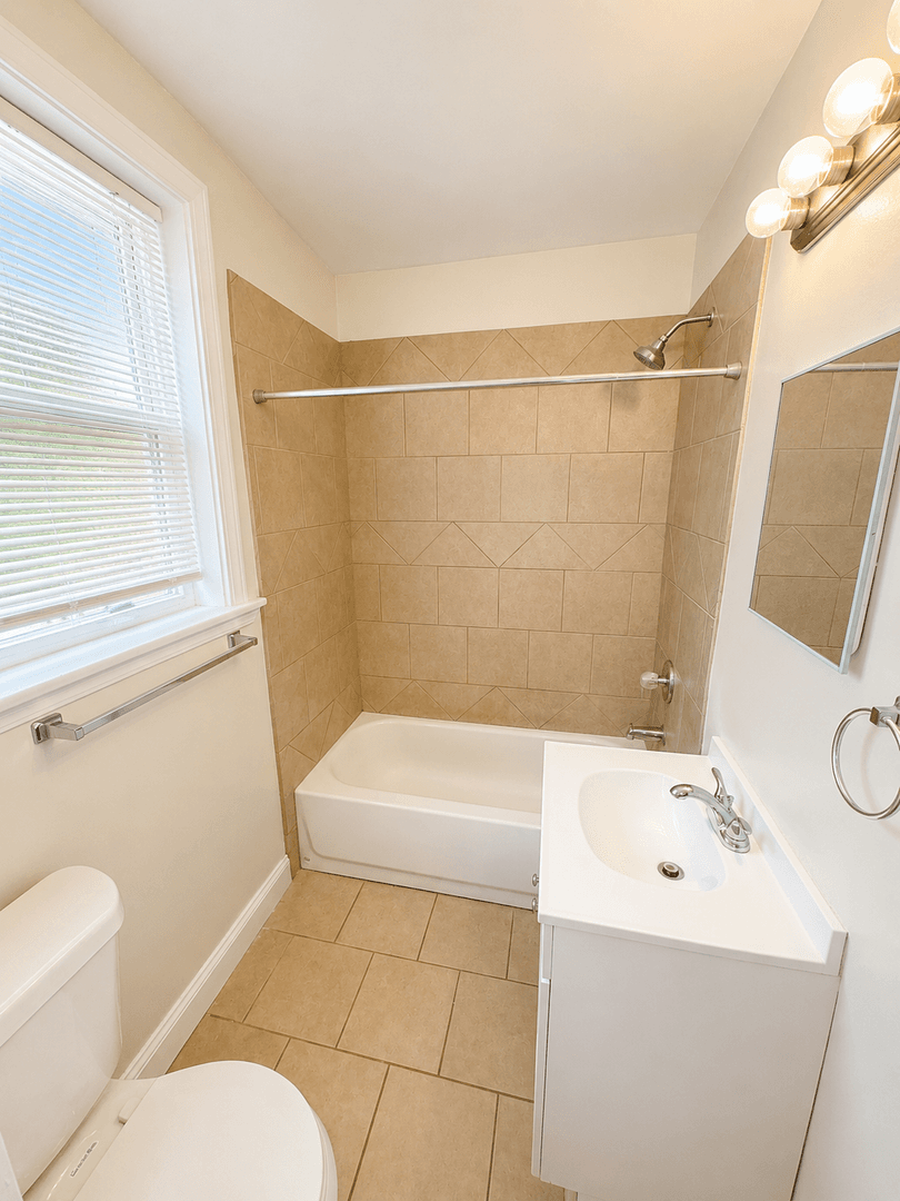 St. Louis Apartment: 3632 Phillips Place