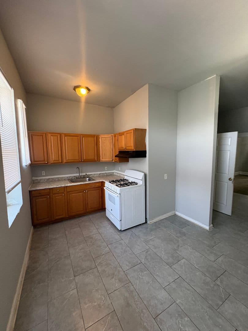 St. Louis Apartment: 7317-21 S Broadway