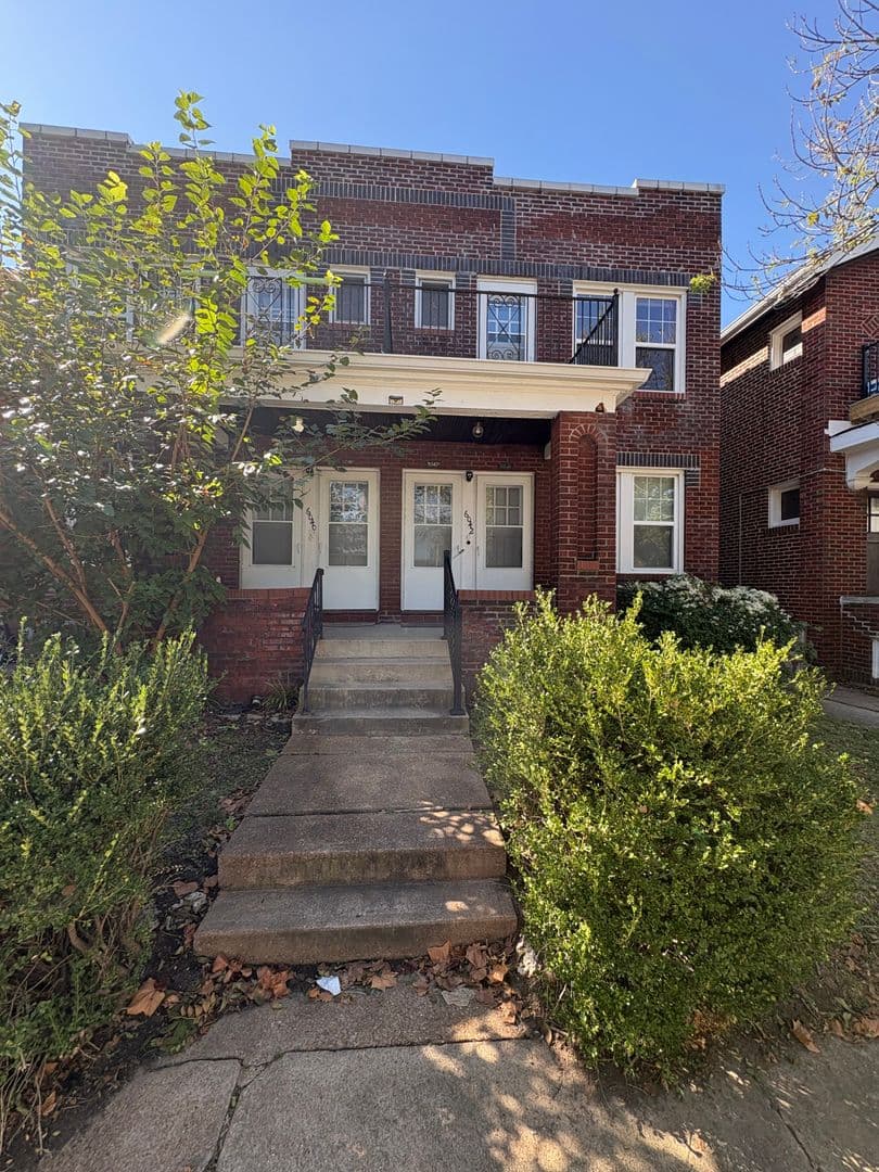 St Louis Apartment: 6040-42 Southwest Ave
