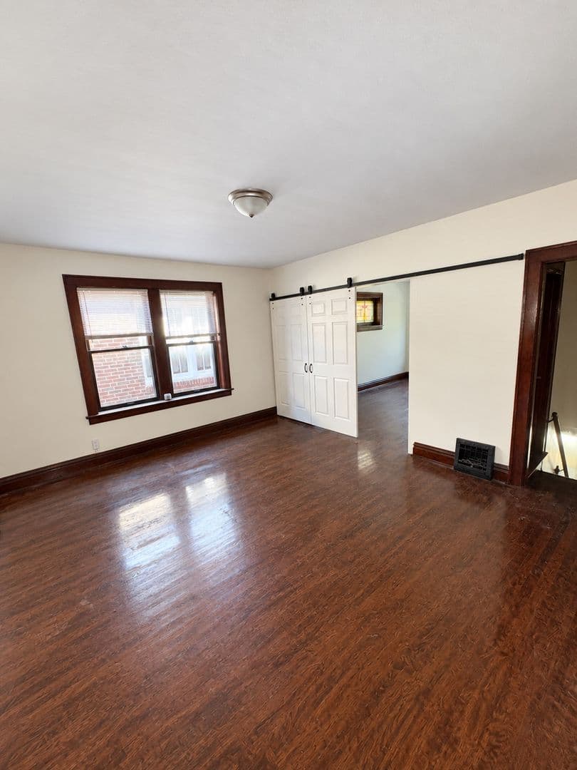 St Louis Apartment: 6040-42 Southwest Ave