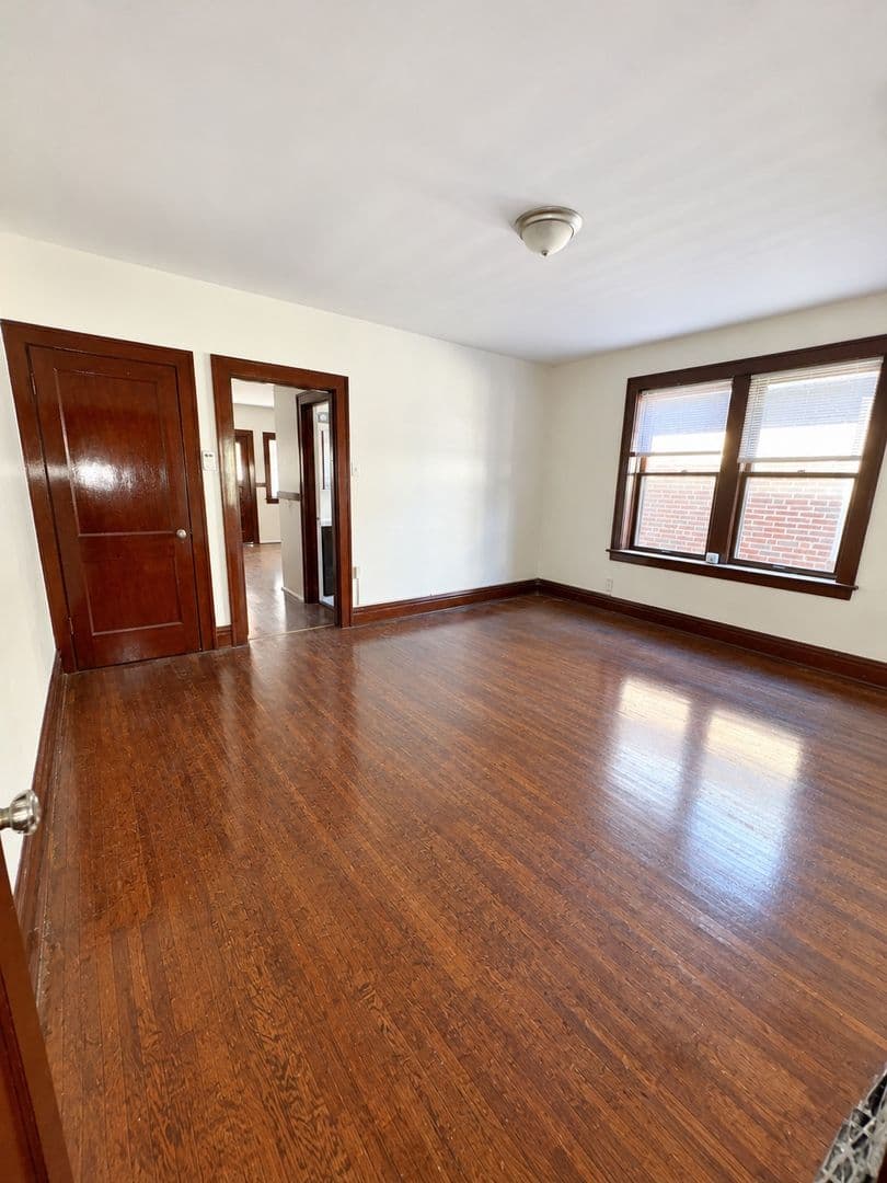 St Louis Apartment: 6040-42 Southwest Ave