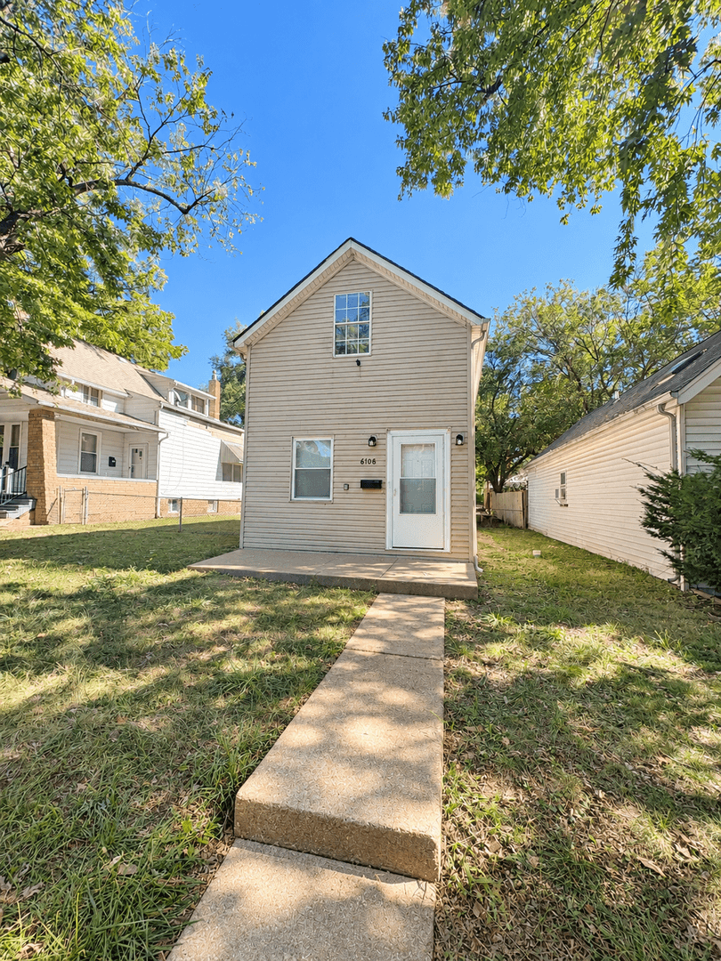 St Louis House: 6108 Alaska Ave