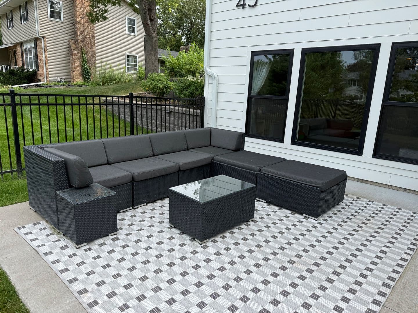 Golden Valley House: 45 Western Terrace