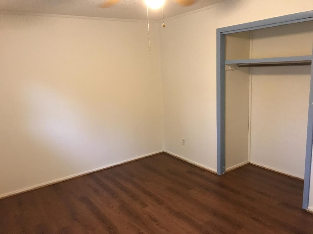 Sparta Apartment: 703/705 Lee Ct