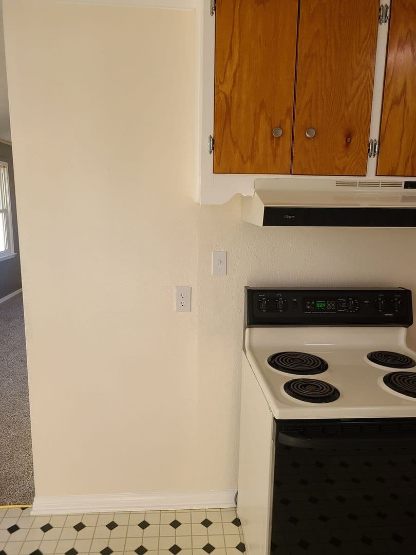 Midwest City House: 737 E Steed