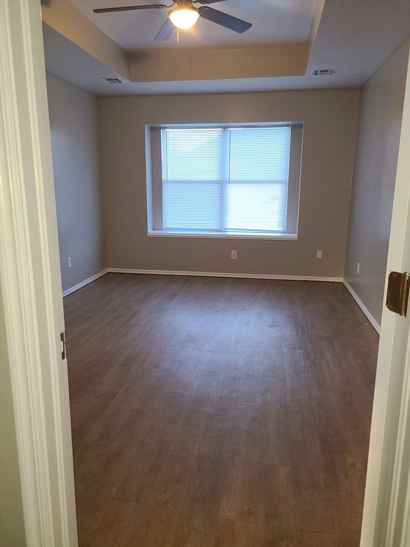 Midwest City House: 425 Pinehurst Dr