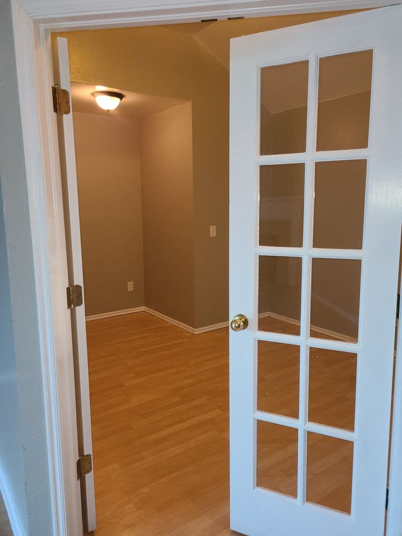 Midwest City House: 425 Pinehurst Dr