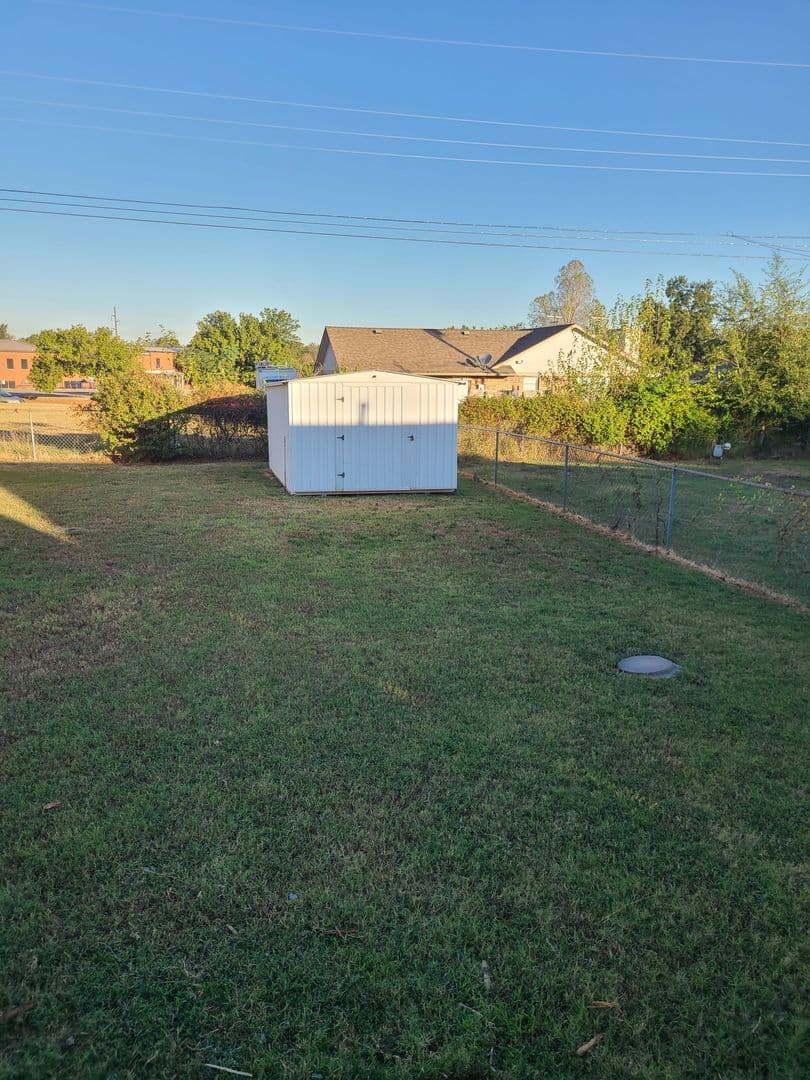 Midwest City House: 737 E Steed