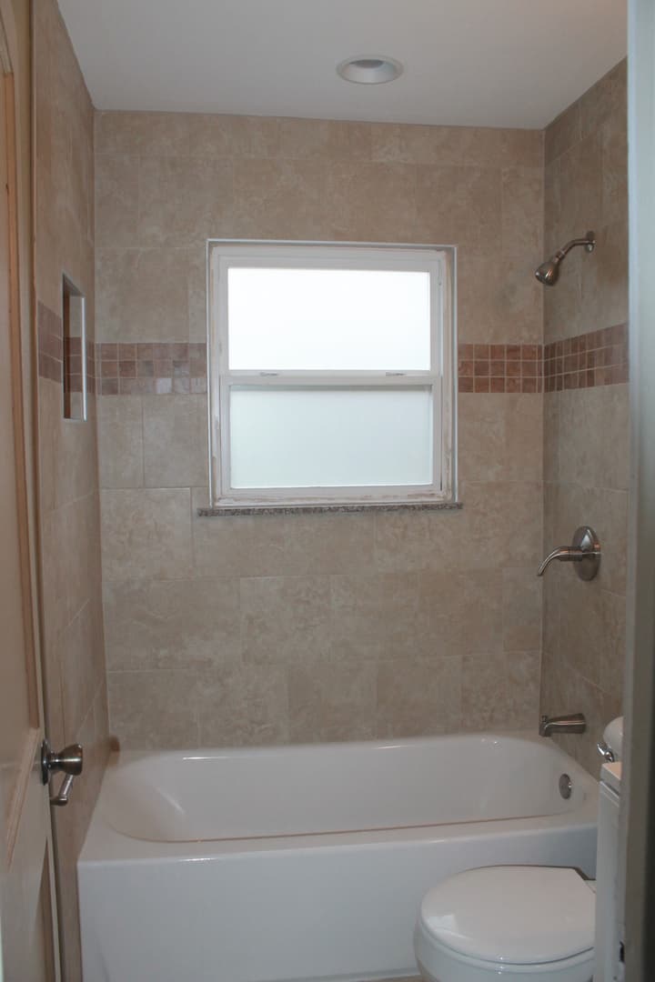 Midwest City House: 426 E Northrup Dr