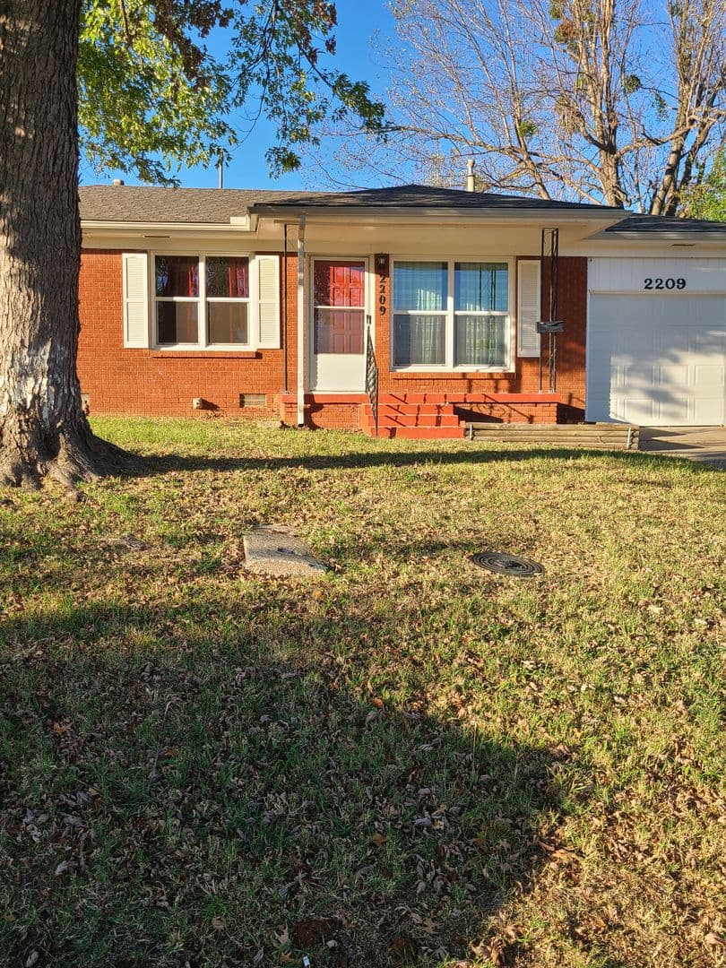 Midwest City House: 2209 Flannery Dr.