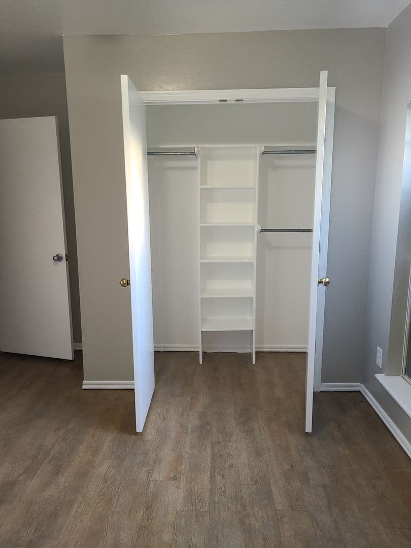 Midwest City House: 425 Pinehurst Dr