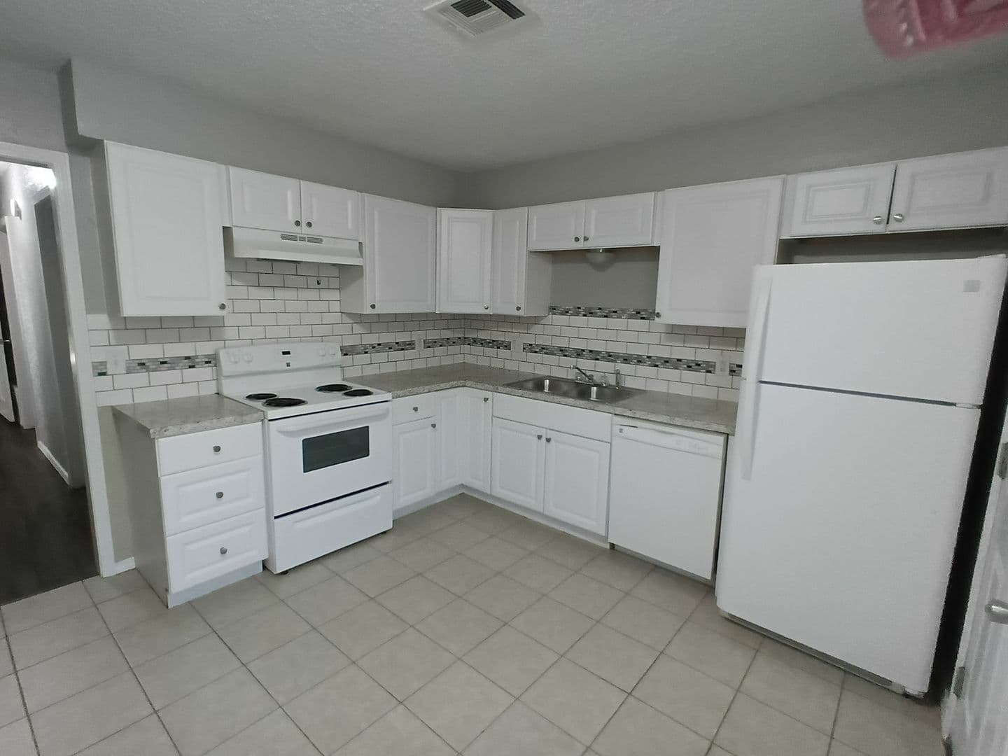 Midwest City House: 4035 Locust Dr