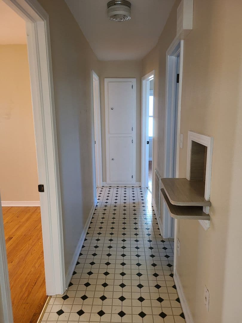Midwest City House: 737 E Steed