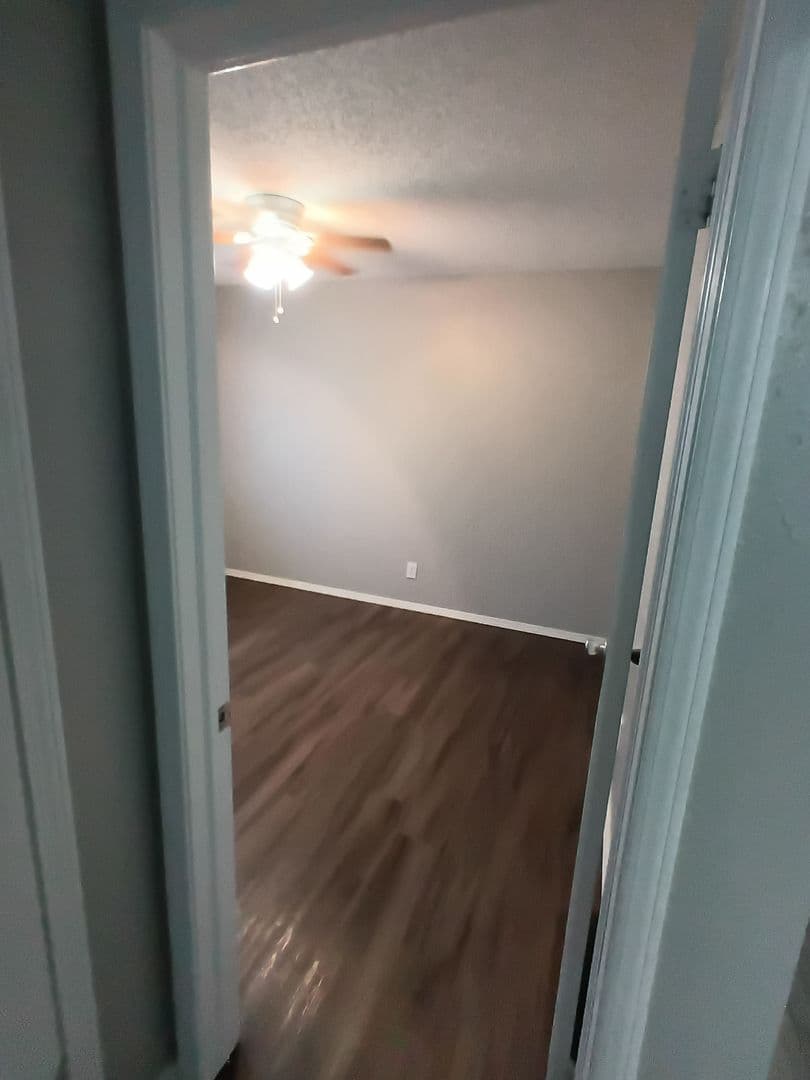 Midwest City House: 4035 Locust Dr