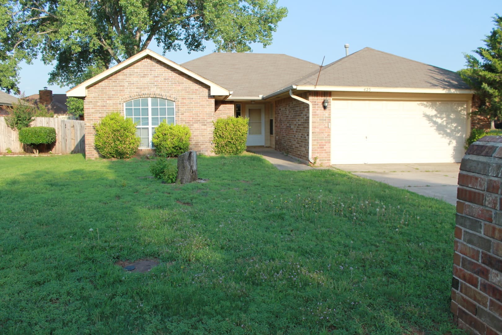 Midwest City House: 425 Pinehurst Dr