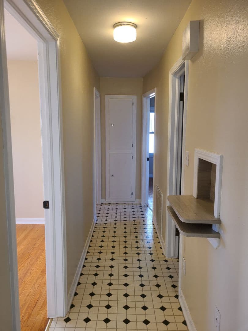 Midwest City House: 737 E Steed