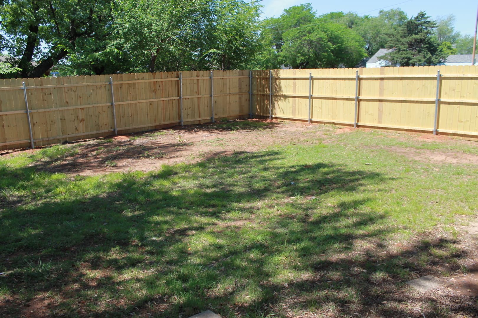 Midwest City House: 4035 Locust Dr
