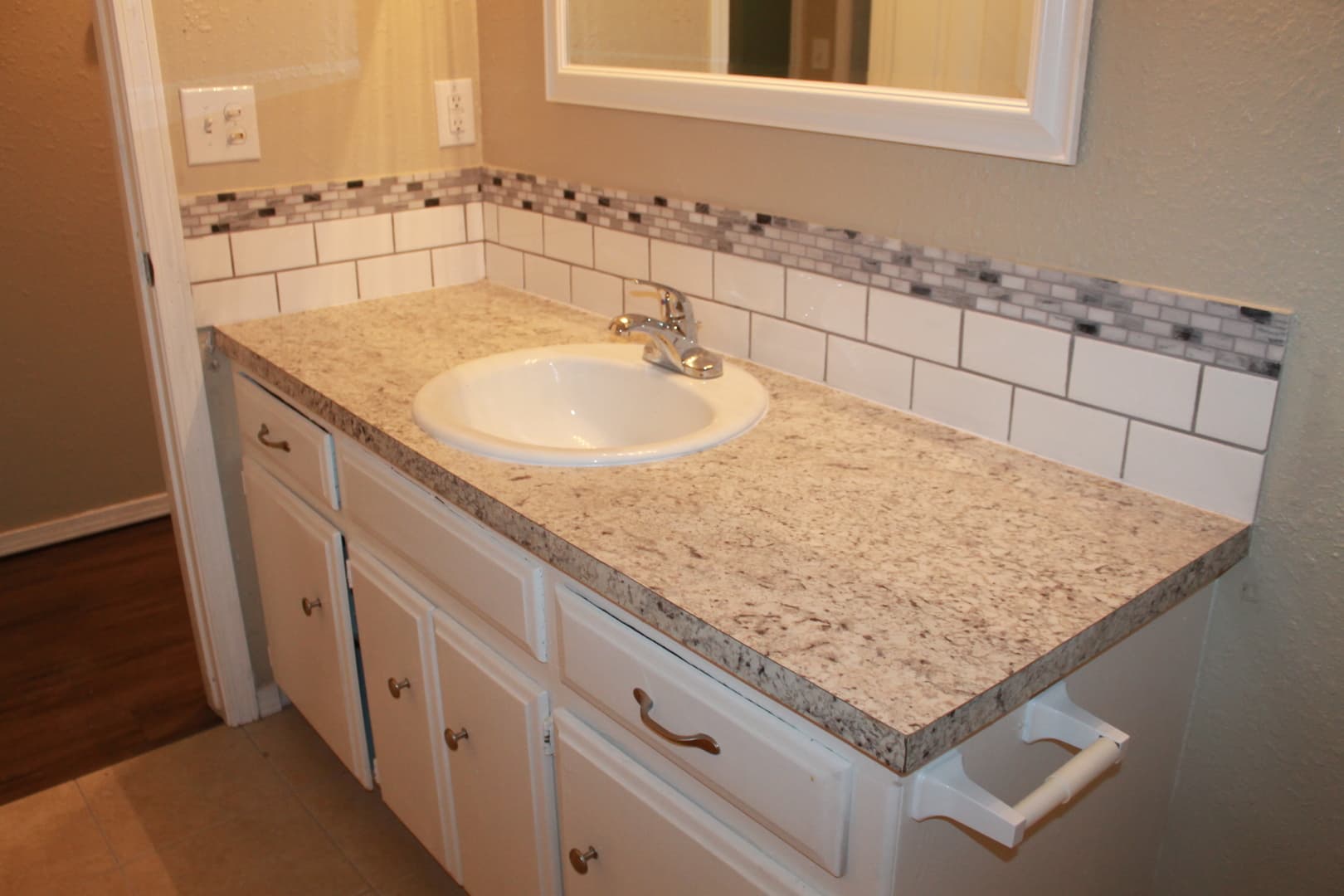 Midwest City House: 4035 Locust Dr