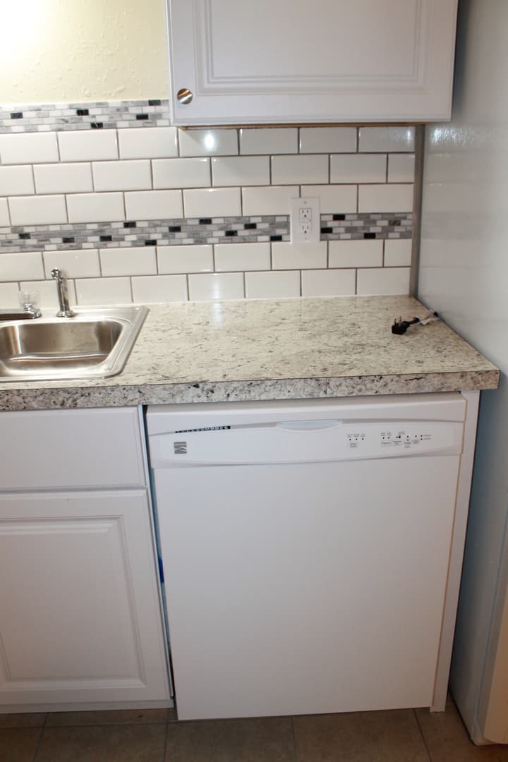 Midwest City House: 4035 Locust Dr