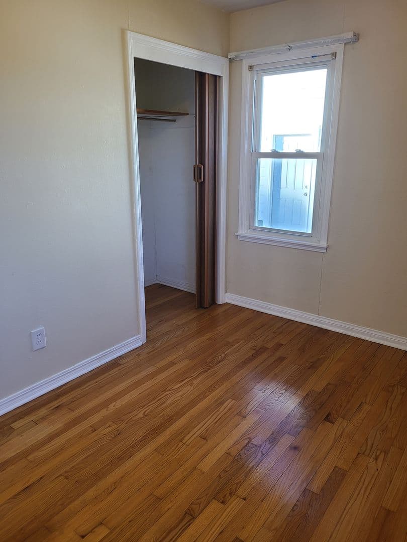 Midwest City House: 737 E Steed