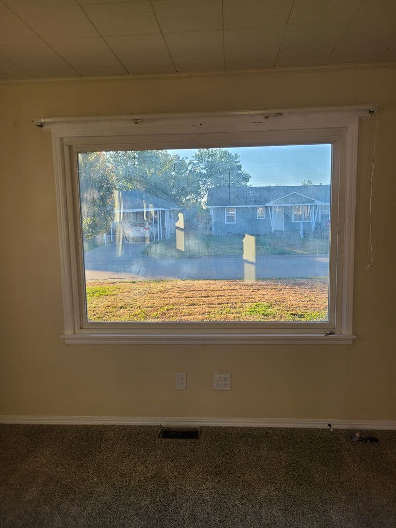 Midwest City House: 737 E Steed