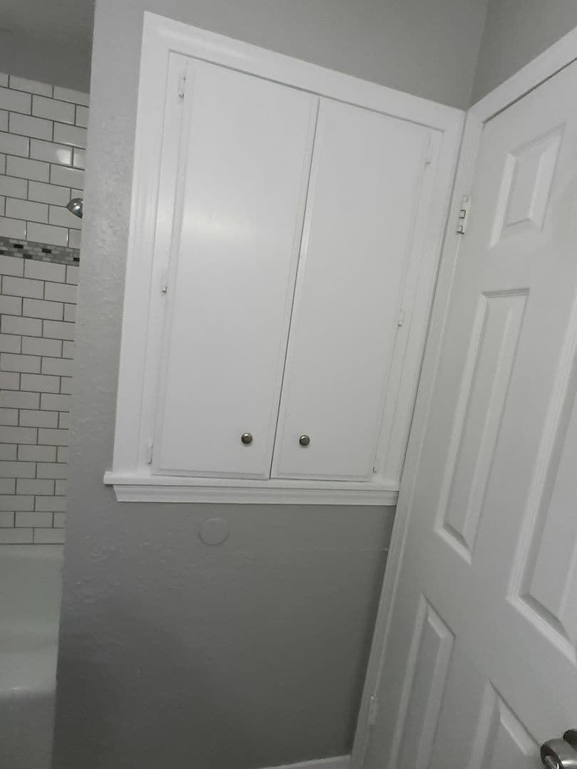 Midwest City House: 4035 Locust Dr