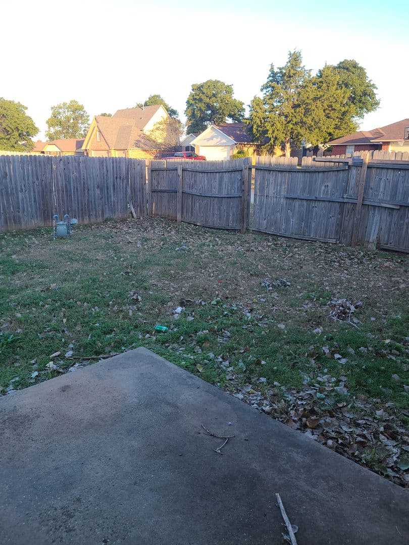 Midwest City House: 425 Pinehurst Dr