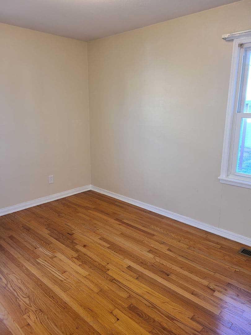 Midwest City House: 737 E Steed