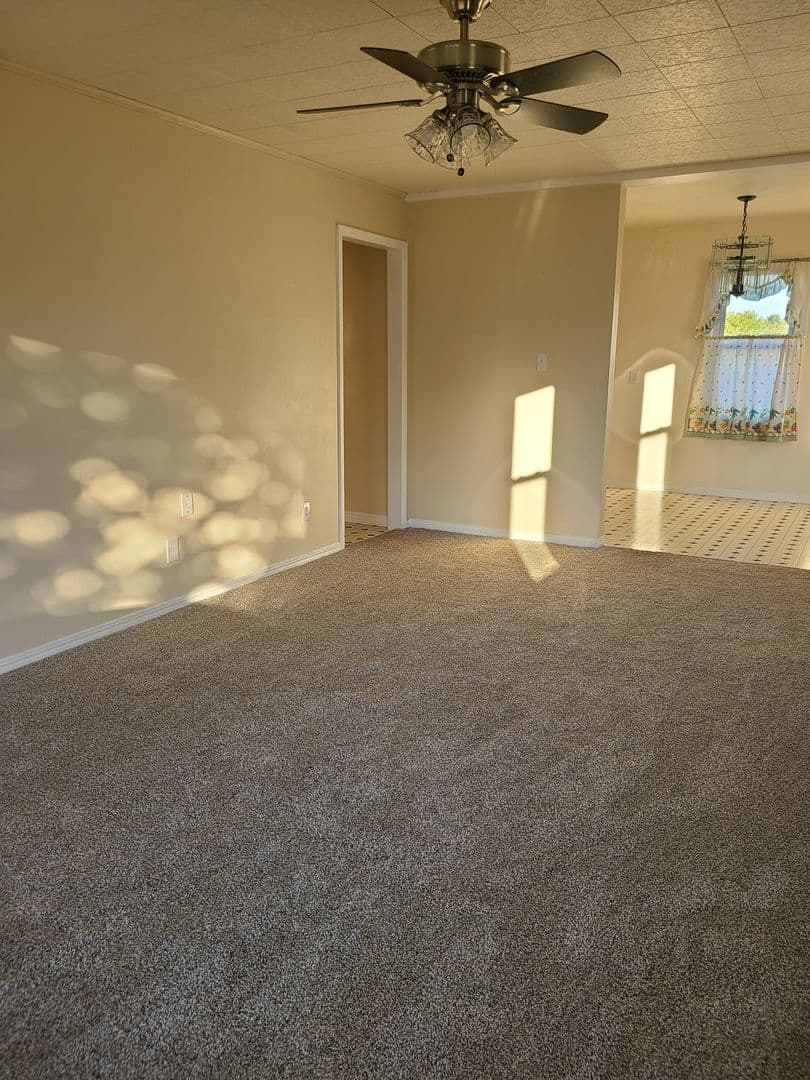Midwest City House: 737 E Steed