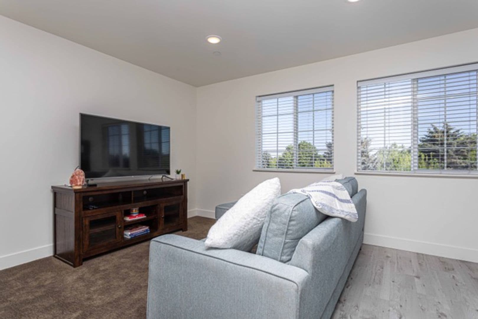 Twin Falls Apartment: 122 Falls Ave West