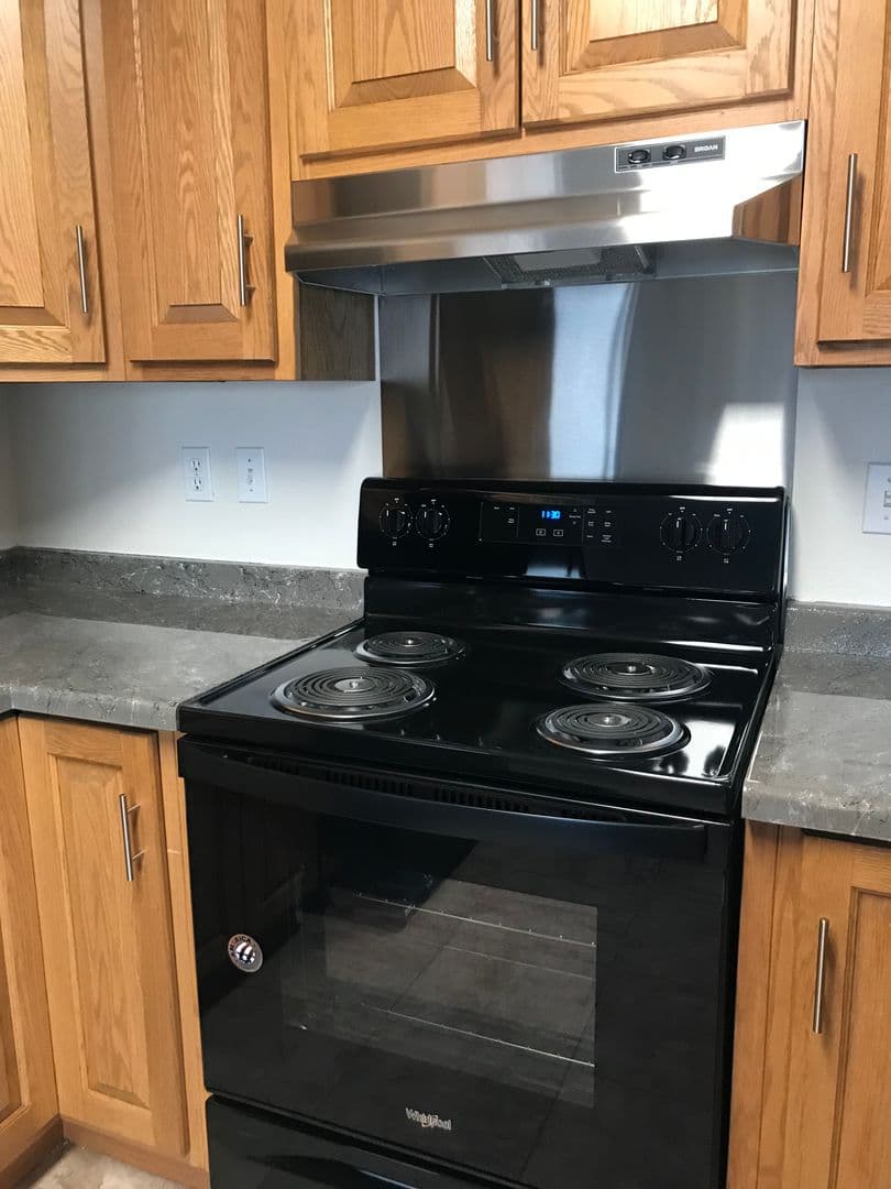Bismarck Apartment: 1600 Mapleton Ave