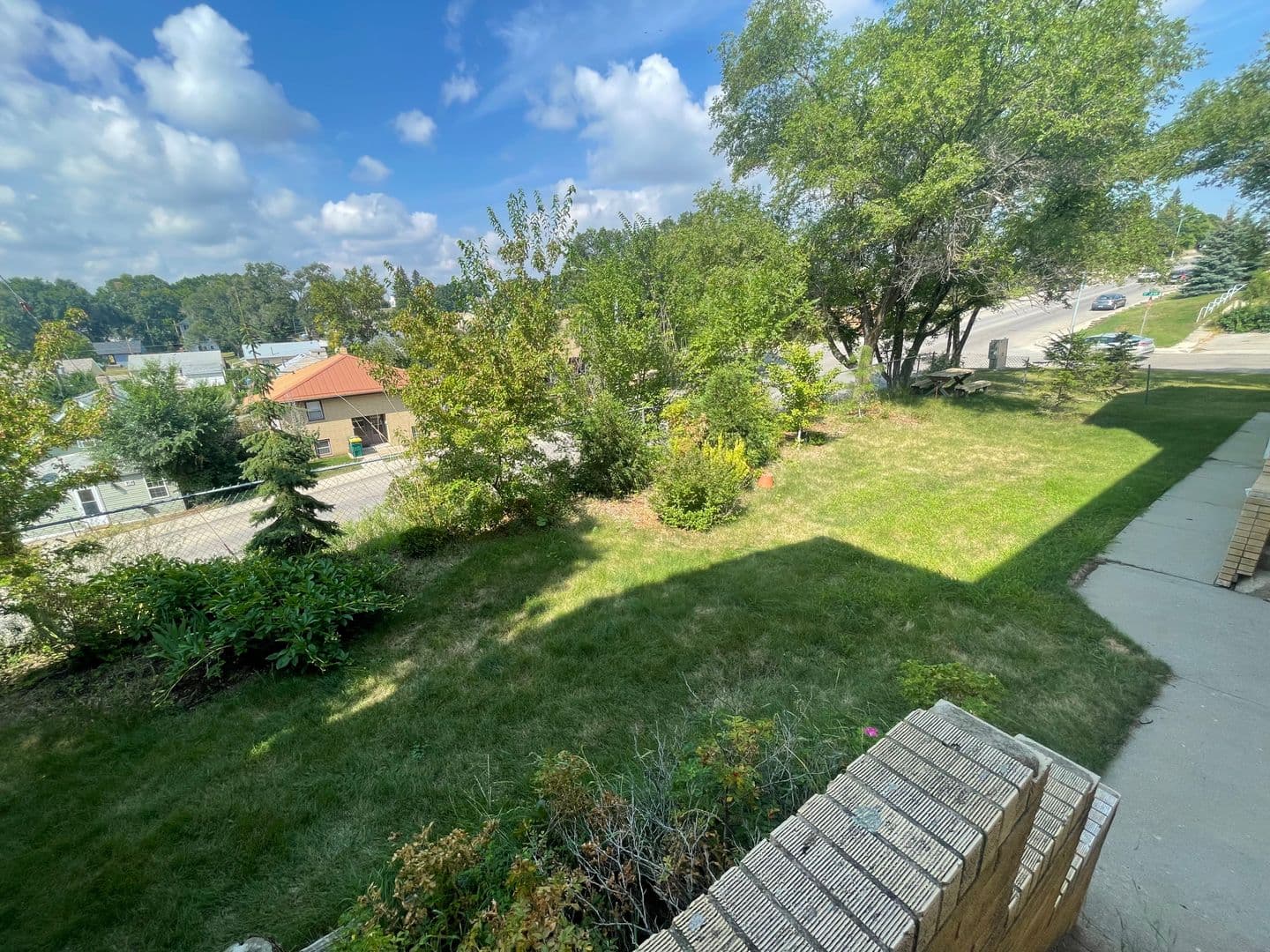Mandan Apartment: 706/708 Collins Ave