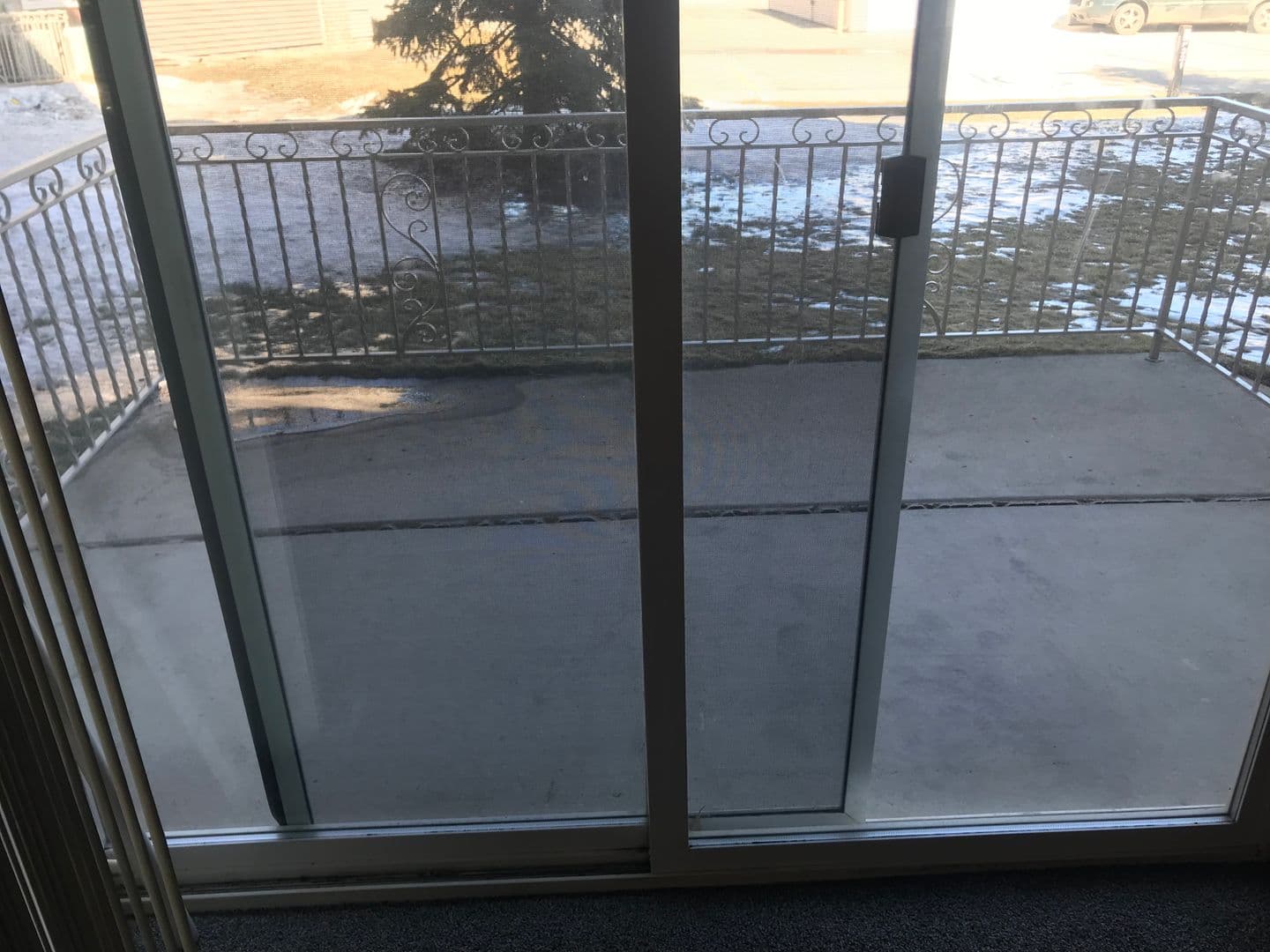 Bismarck Apartment: 1600 Mapleton Ave