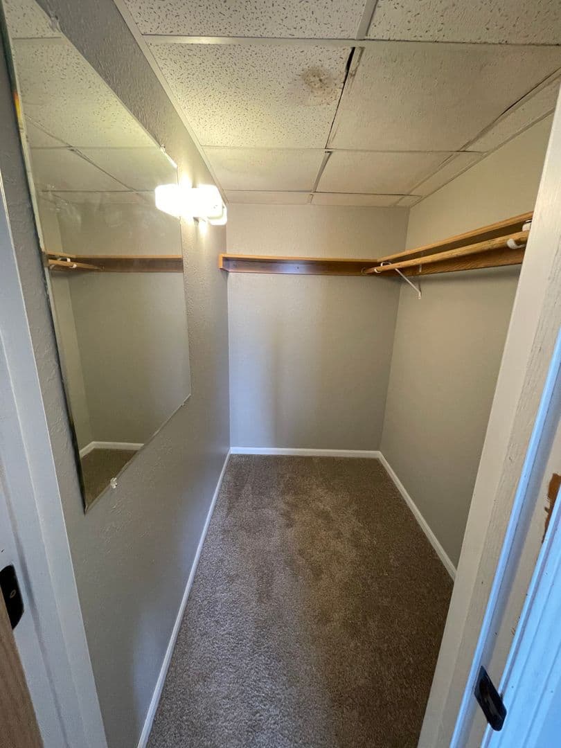 Bismarck Apartment: 1600 Mapleton Ave