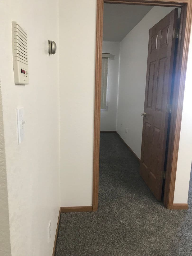 Bismarck Apartment: 1600 Mapleton Ave