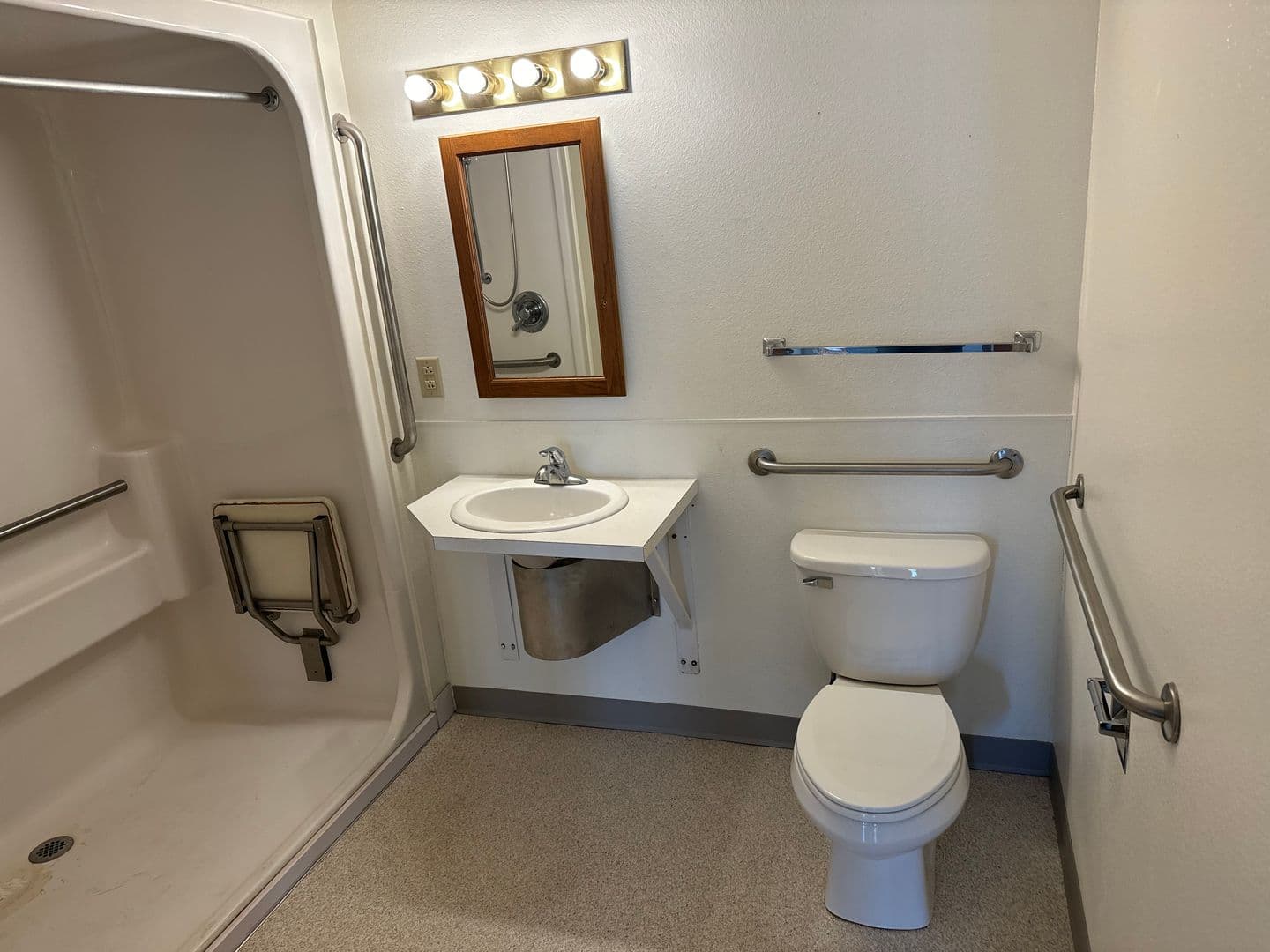 Bismarck Apartment: 112 N 5th St