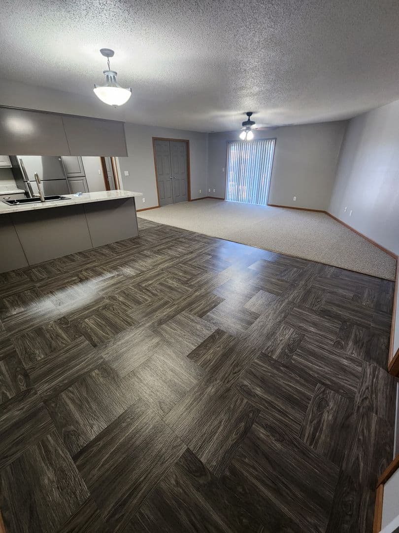 Bismarck Apartment: 1600 Mapleton Ave