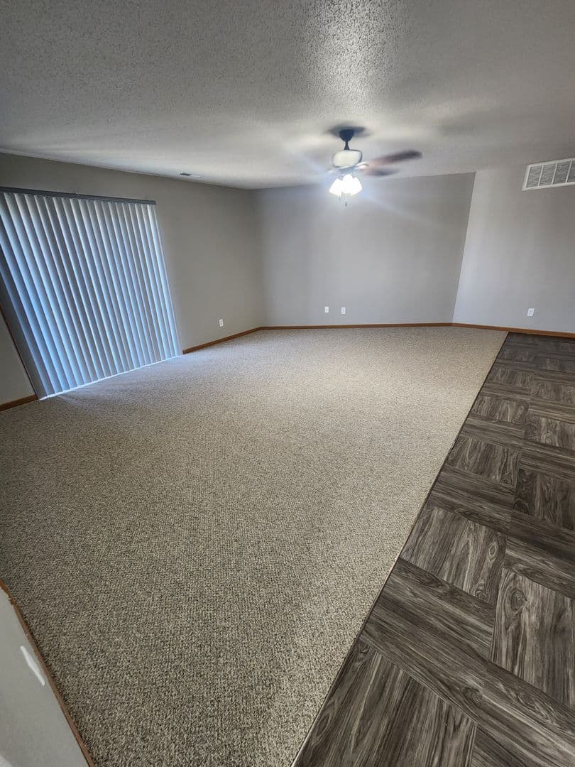 Bismarck Apartment: 1600 Mapleton Ave