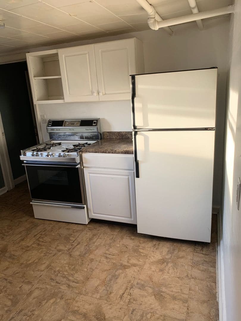 Mandan Apartment: 106 8th St NW