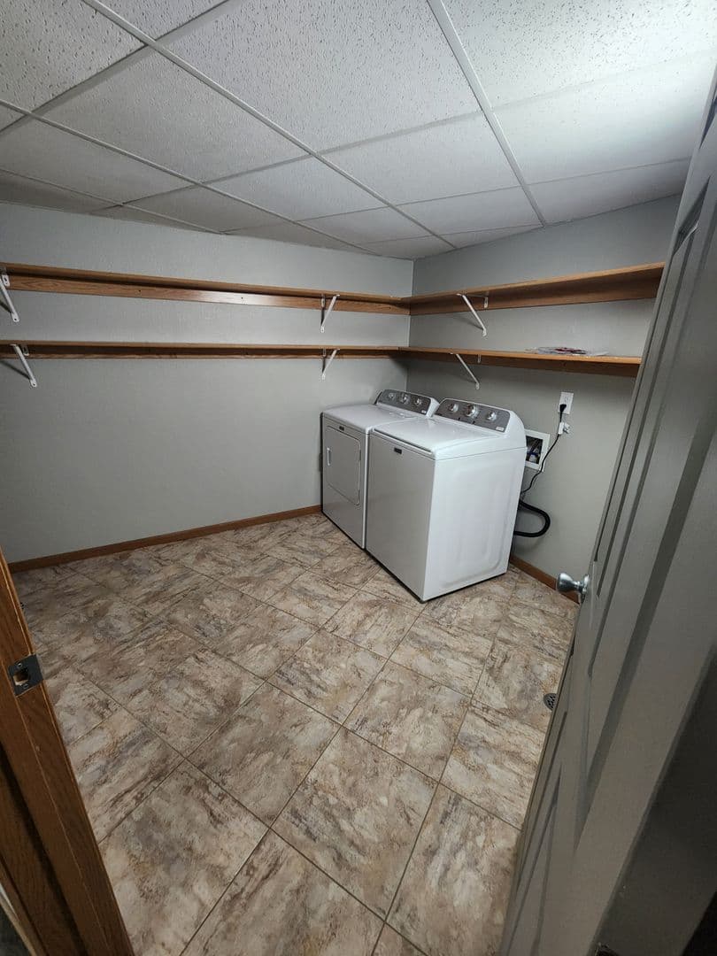 Bismarck Apartment: 1600 Mapleton Ave