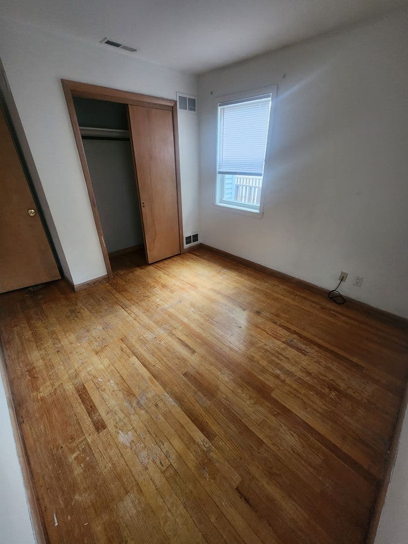 Bismarck Apartment: 1024 N 15th St