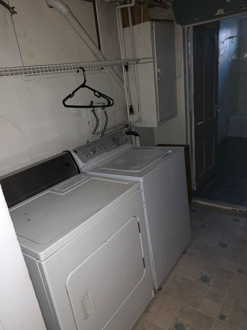 Mandan Apartment: 106 8th St NW