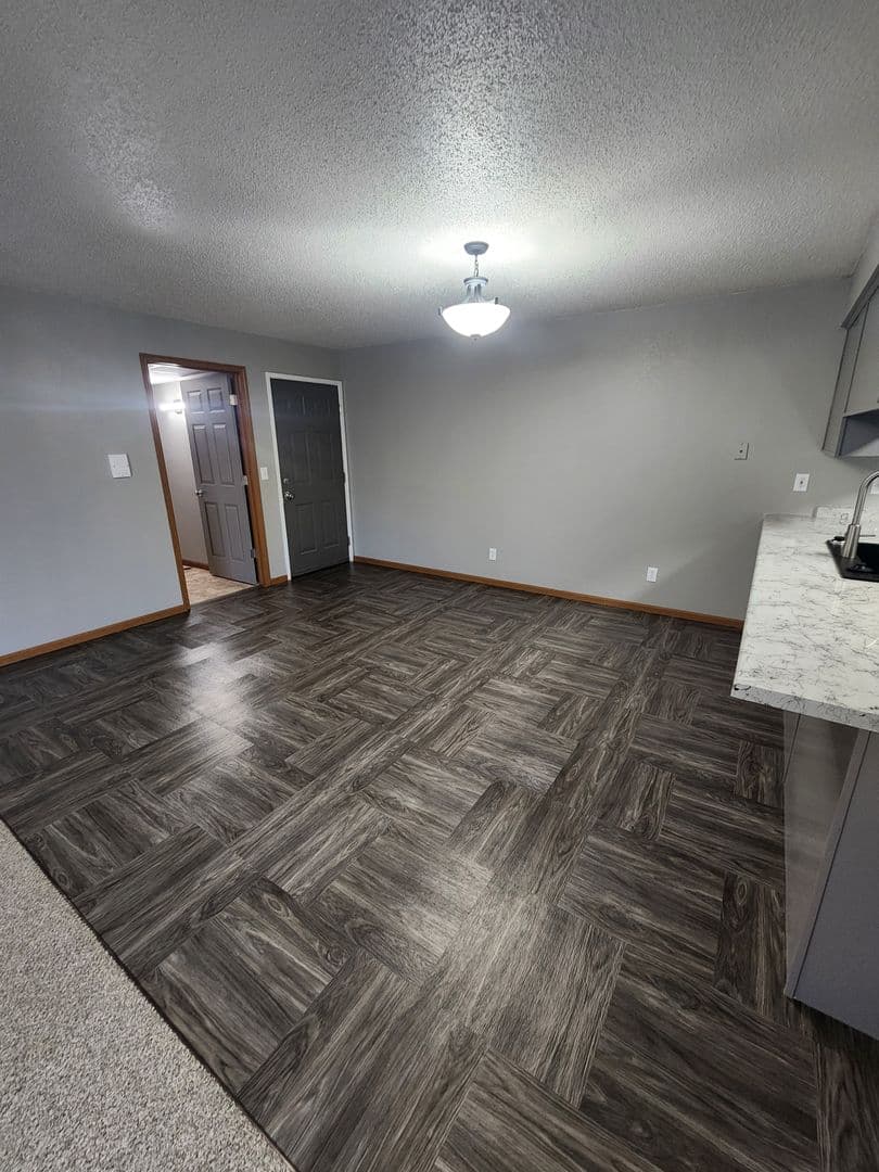 Bismarck Apartment: 1600 Mapleton Ave
